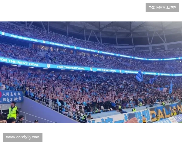 大连英博主场球市火爆,收官战加开三层看台回馈球迷 大连英博主场球市火爆,收官战加开三层看台回馈球迷